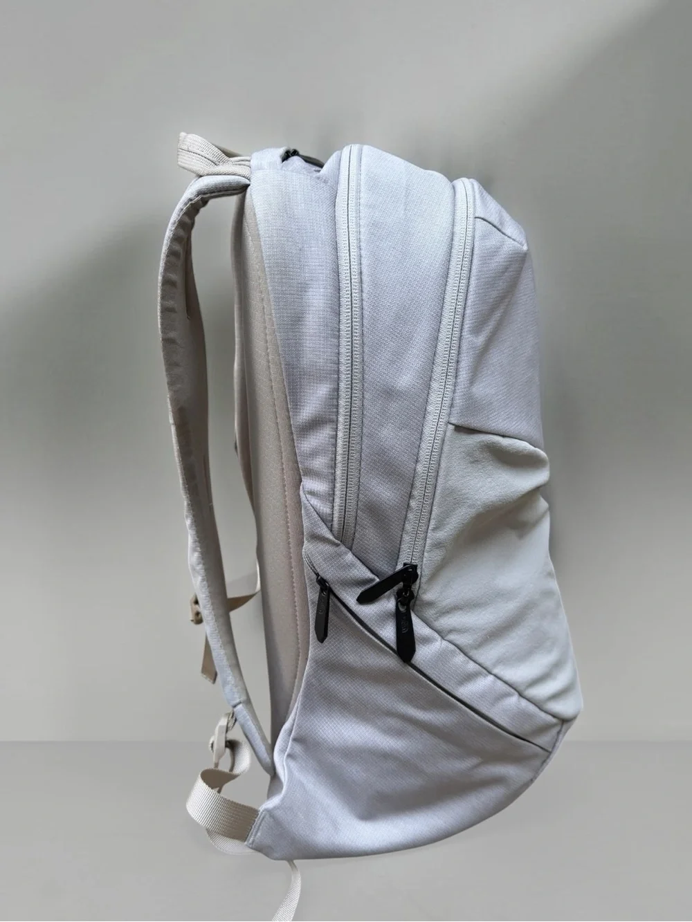 The North Face Isabella 17L Laptop /City /Travel Backpack - Women's Lightweight